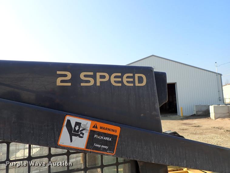 image for item FN9764 2001 New Holland LS180 skid steer