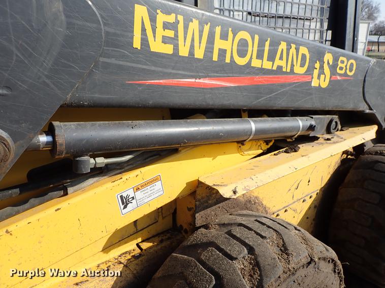 image for item FN9764 2001 New Holland LS180 skid steer