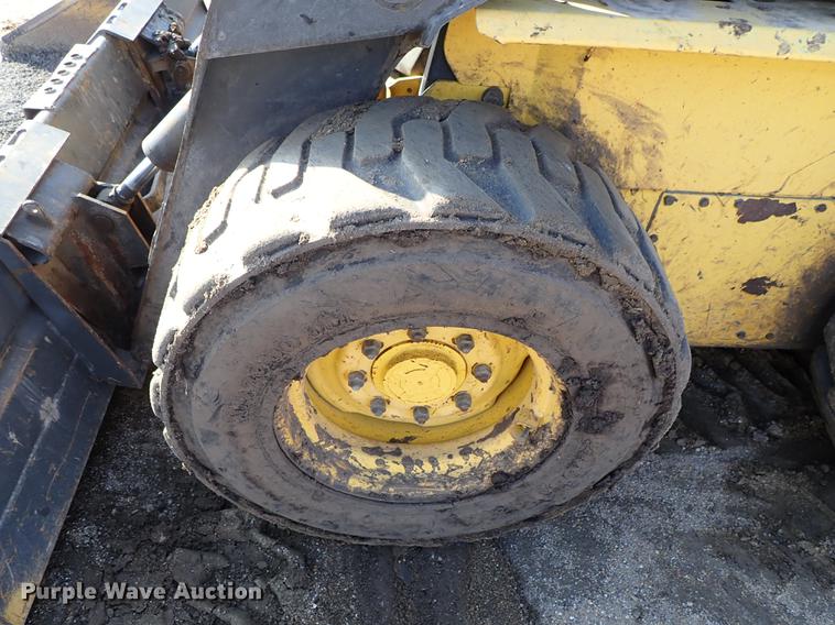 image for item FN9764 2001 New Holland LS180 skid steer