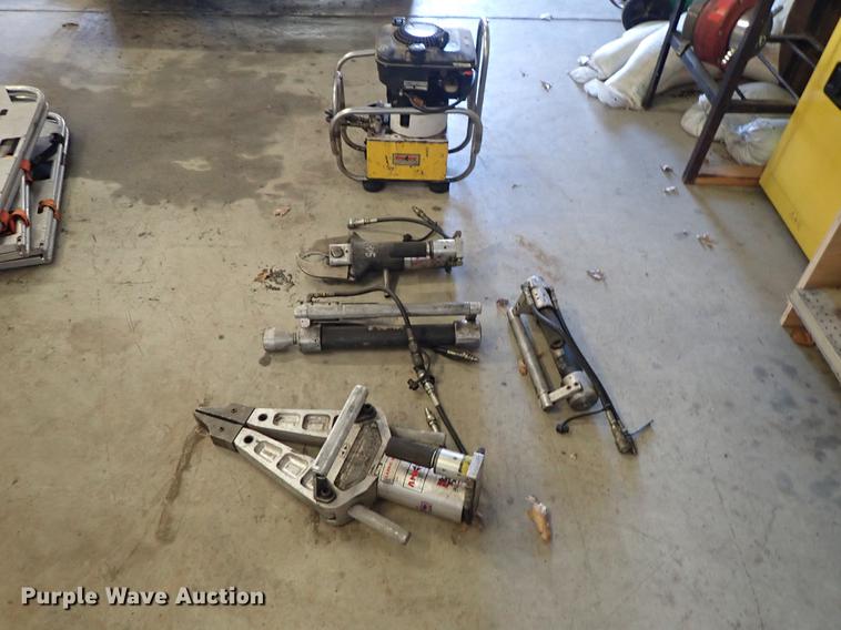 image for item FN9778 Amkus rescue tools