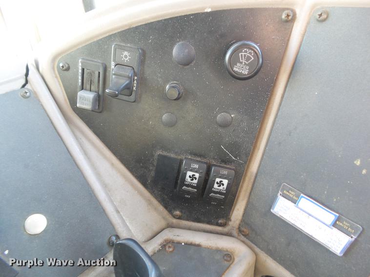 image for item L5736 2001 International 3800 school bus