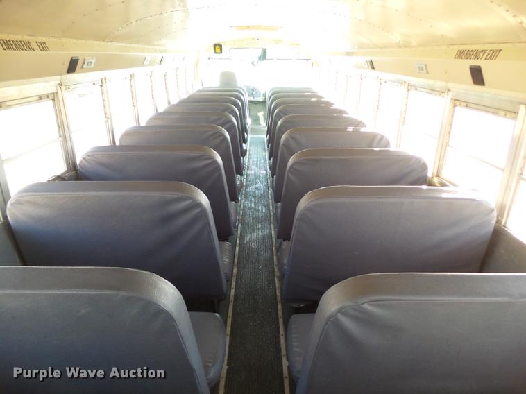 image for item L5736 2001 International 3800 school bus