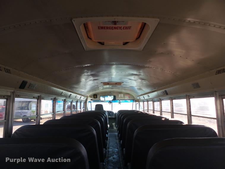 image for item L5736 2001 International 3800 school bus
