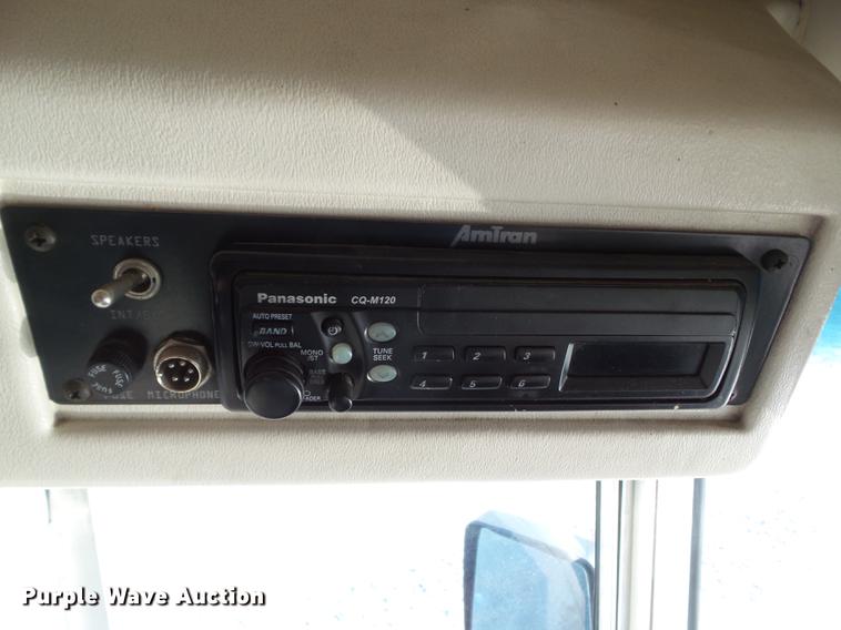 image for item L5736 2001 International 3800 school bus