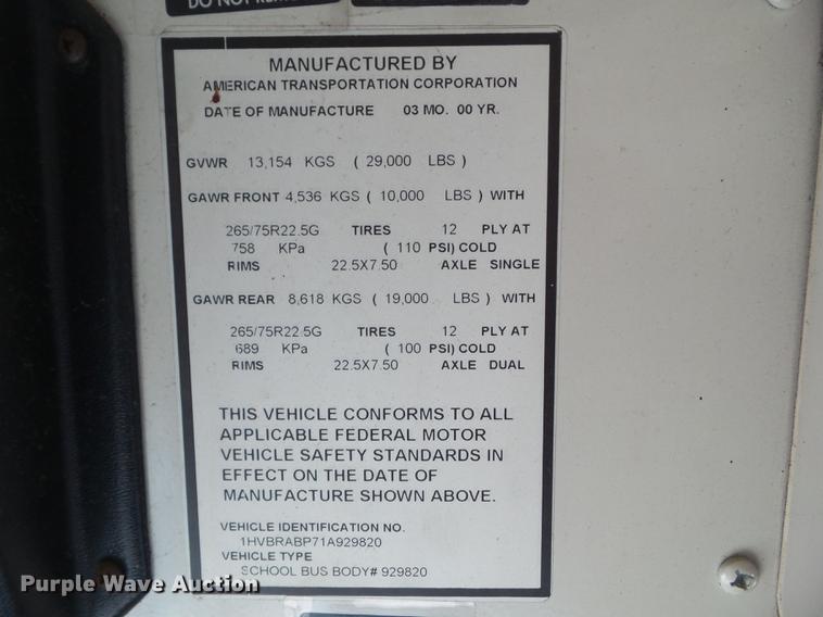 image for item L5736 2001 International 3800 school bus