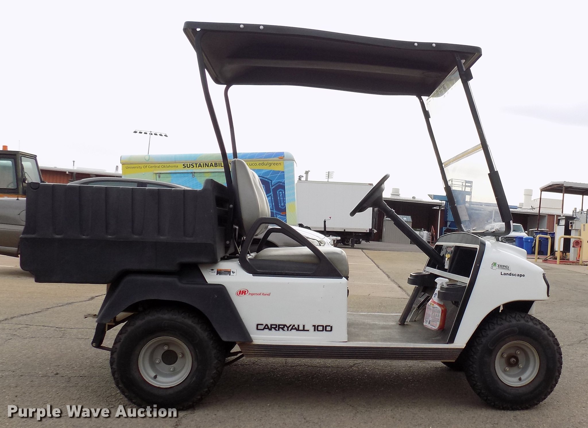 2016 Club Car Carryall 100 utility golf cart in Edmond, OK Item