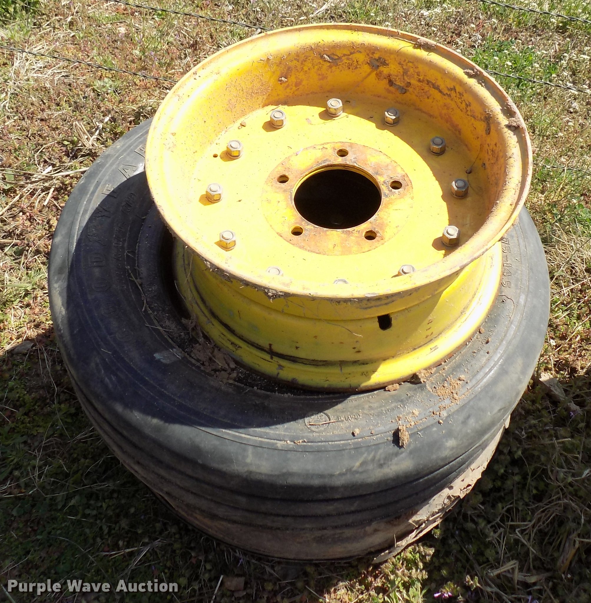 (2) 27.75x8.7514.5 airplane tires and wheels in Meeker, OK Item