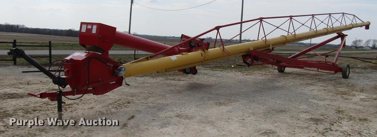 image for item DB6751 Westfield MKX130-94 grain auger