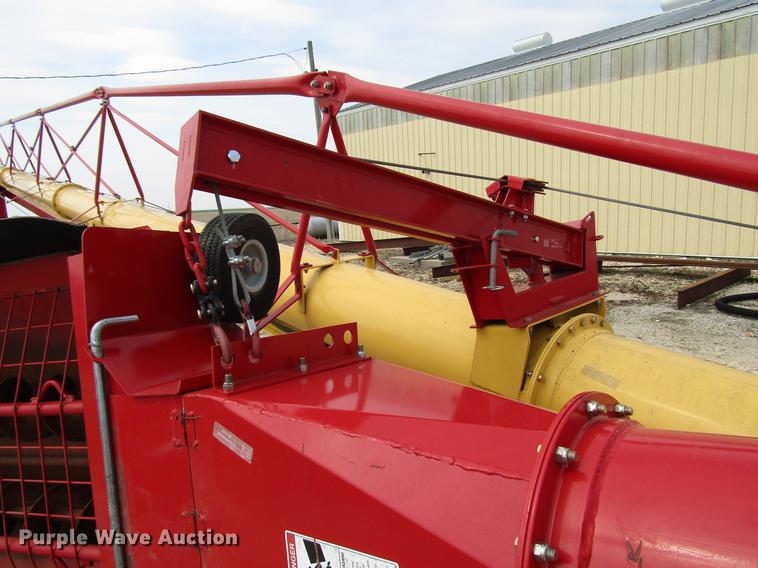 image for item DB6751 Westfield MKX130-94 grain auger