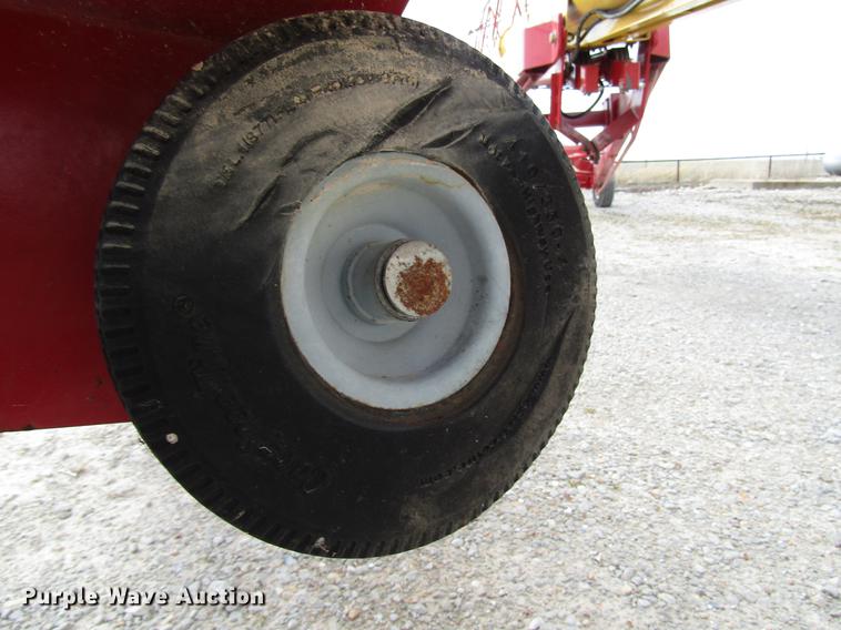 image for item DB6751 Westfield MKX130-94 grain auger