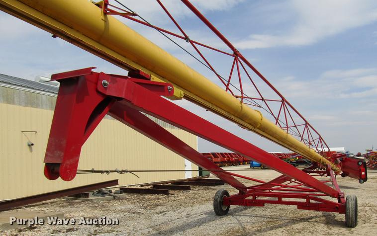 image for item DB6751 Westfield MKX130-94 grain auger
