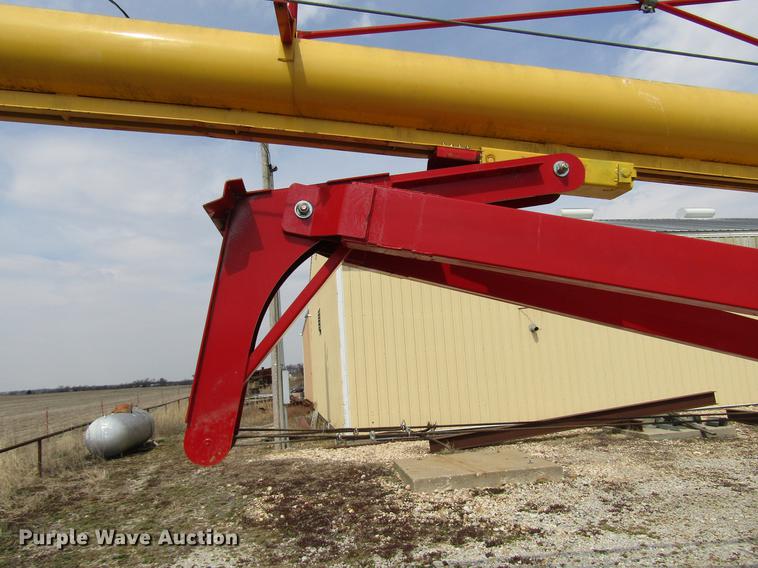 image for item DB6751 Westfield MKX130-94 grain auger