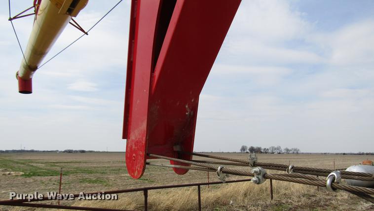 image for item DB6751 Westfield MKX130-94 grain auger