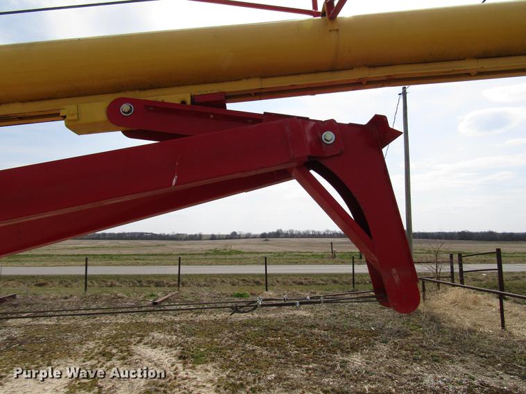 image for item DB6751 Westfield MKX130-94 grain auger