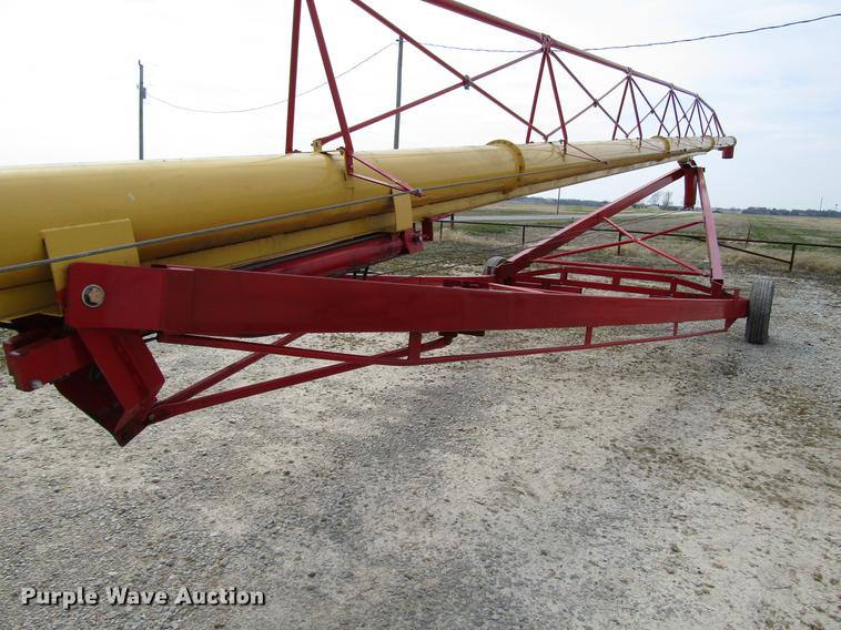 image for item DB6751 Westfield MKX130-94 grain auger