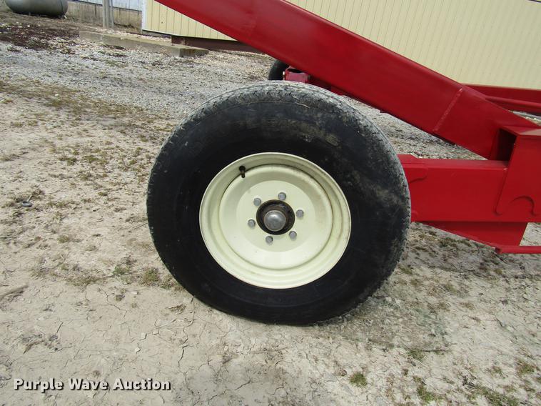 image for item DB6751 Westfield MKX130-94 grain auger