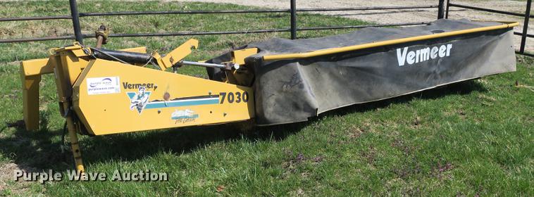 image for item DB8839 Vermeer 7030 disc mower