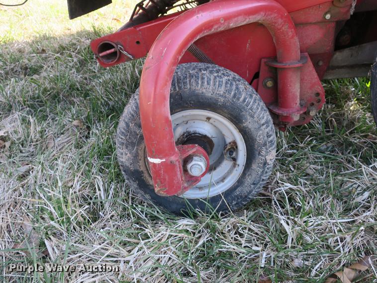 image for item DB8841 1999 Case IH RS451 round baler