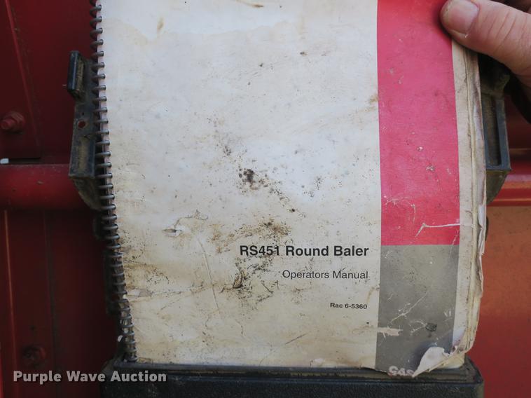 image for item DB8841 1999 Case IH RS451 round baler