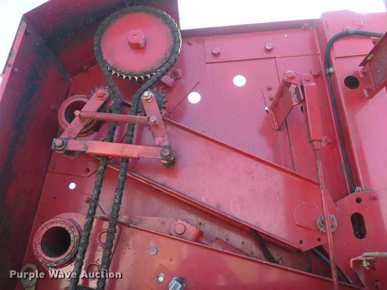image for item DB8841 1999 Case IH RS451 round baler