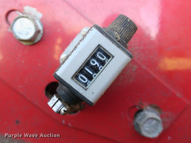 image for item DB8841 1999 Case IH RS451 round baler