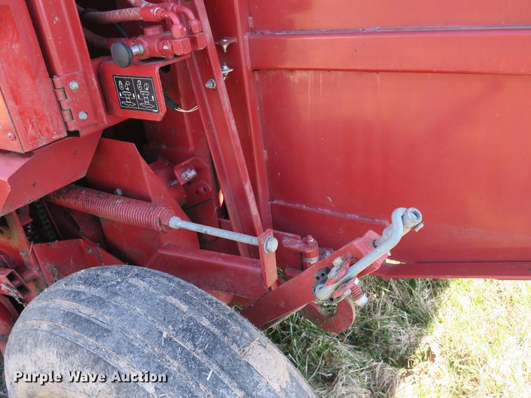image for item DB8841 1999 Case IH RS451 round baler