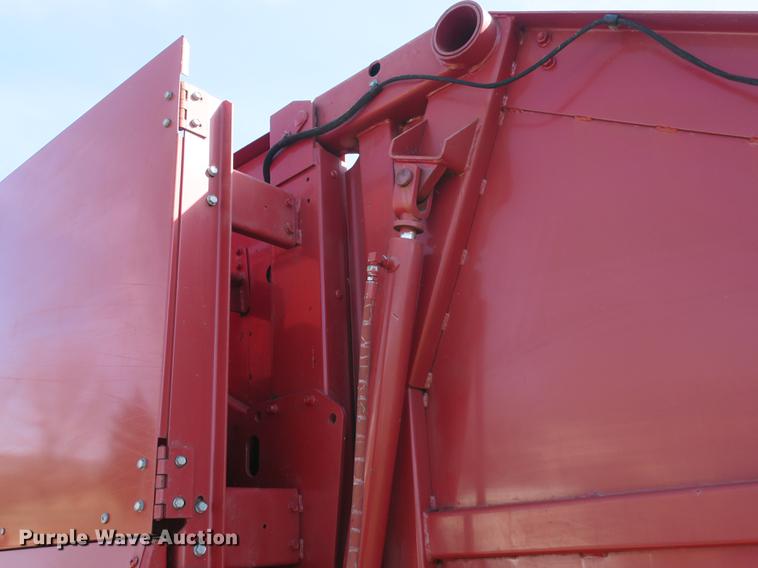 image for item DB8841 1999 Case IH RS451 round baler