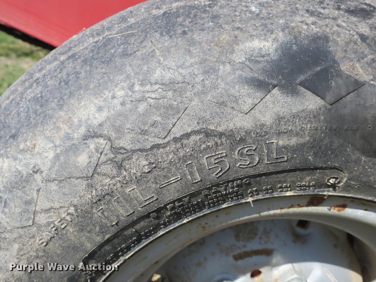 image for item DB8841 1999 Case IH RS451 round baler