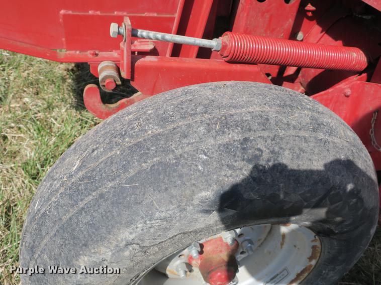 image for item DB8841 1999 Case IH RS451 round baler