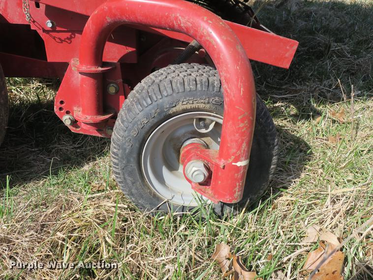 image for item DB8841 1999 Case IH RS451 round baler