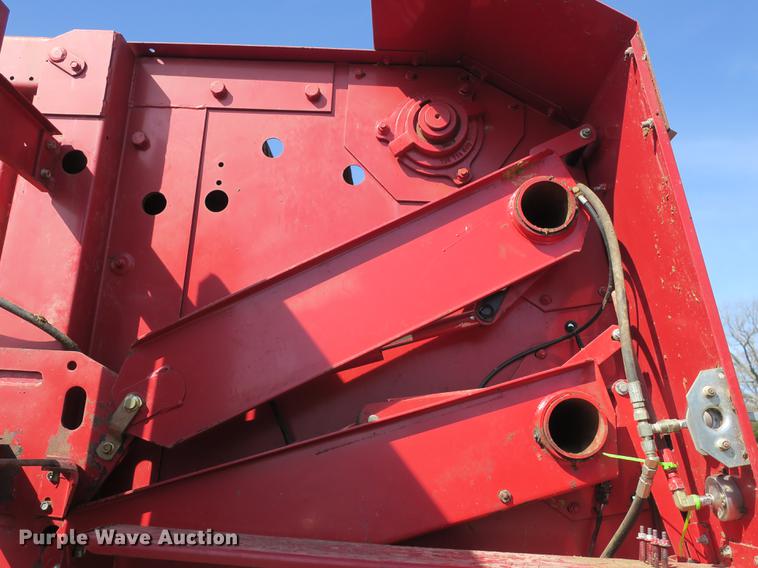 image for item DB8841 1999 Case IH RS451 round baler