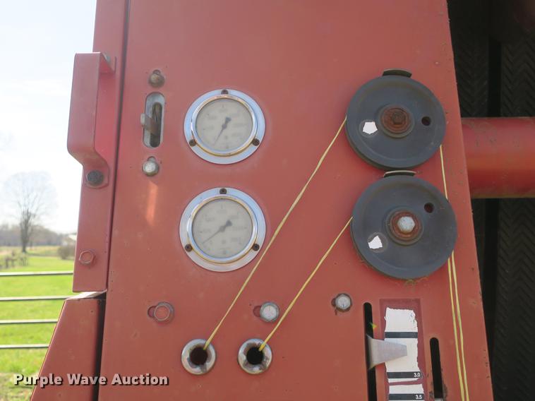 image for item DB8841 1999 Case IH RS451 round baler