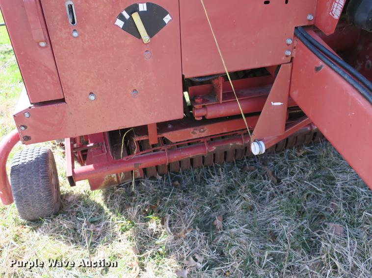 image for item DB8841 1999 Case IH RS451 round baler