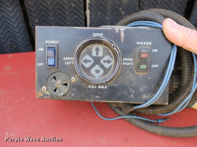 image for item DB8841 1999 Case IH RS451 round baler