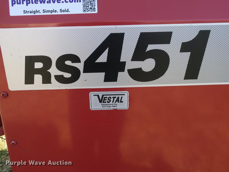 image for item DB8841 1999 Case IH RS451 round baler