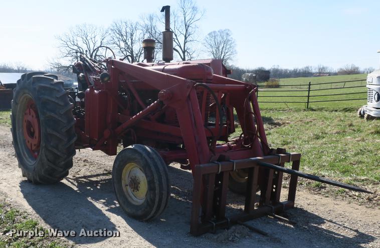 image for item DB8845 Farmall Super M tractor