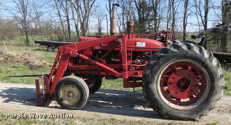 image for item DB8845 Farmall Super M tractor