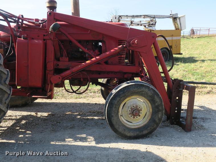 image for item DB8845 Farmall Super M tractor