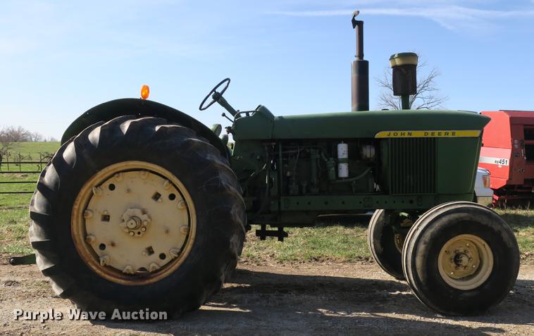 image for item DB8846 John Deere 4020 tractor