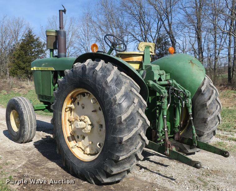image for item DB8846 John Deere 4020 tractor