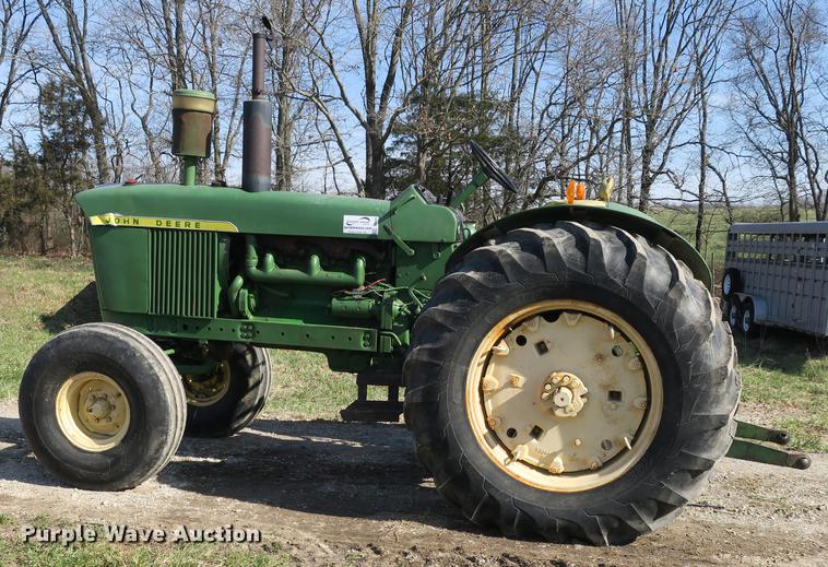 image for item DB8846 John Deere 4020 tractor