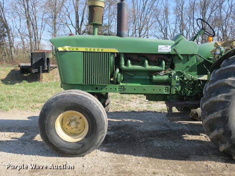 image for item DB8846 John Deere 4020 tractor