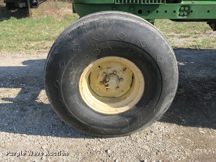 image for item DB8846 John Deere 4020 tractor
