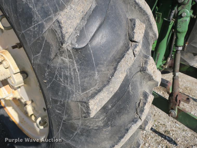 image for item DB8846 John Deere 4020 tractor