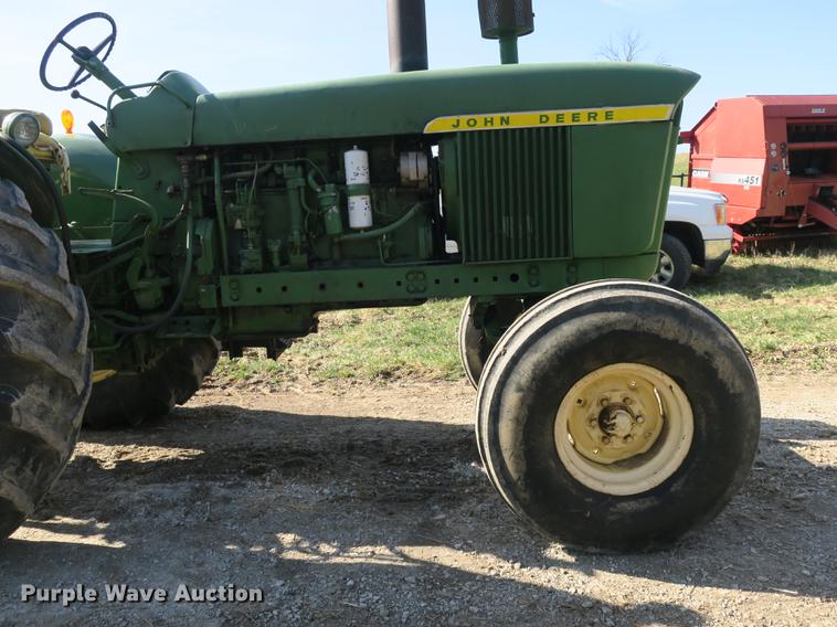 image for item DB8846 John Deere 4020 tractor