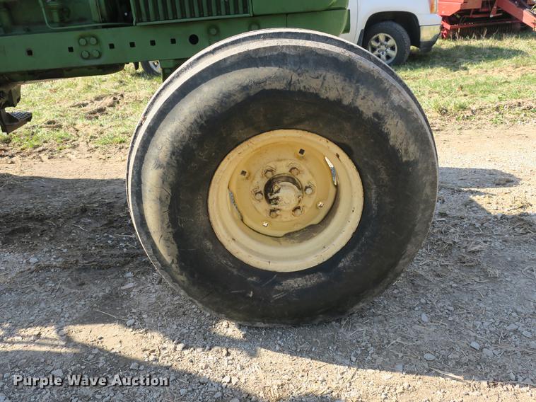 image for item DB8846 John Deere 4020 tractor