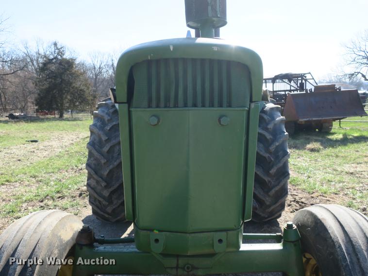 image for item DB8846 John Deere 4020 tractor