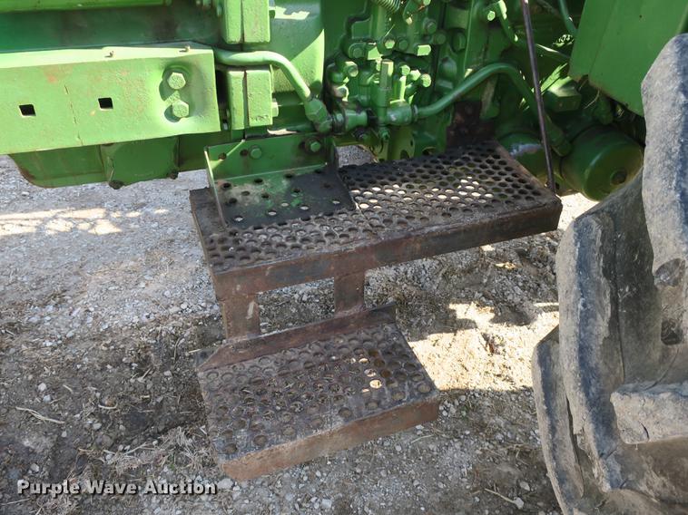 image for item DB8846 John Deere 4020 tractor