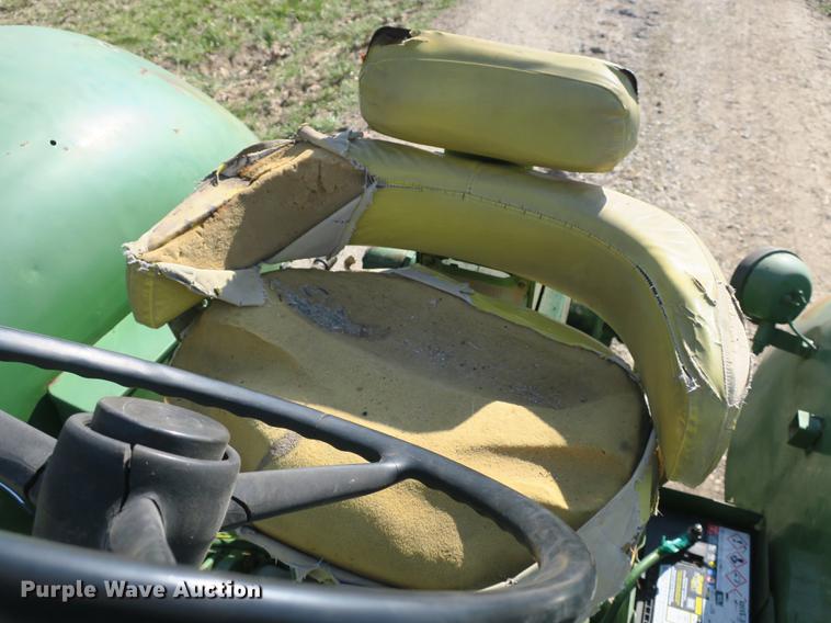 image for item DB8846 John Deere 4020 tractor