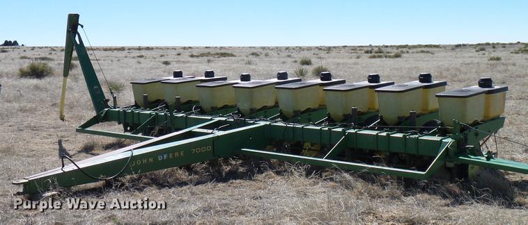 image for item DD6019 John Deere 7000 planter